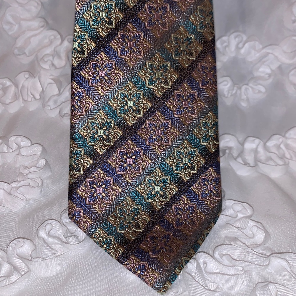Bruno Marchesi Silk Abstract Geo Textured Pastel Italian Hand sewn Luxury Tie